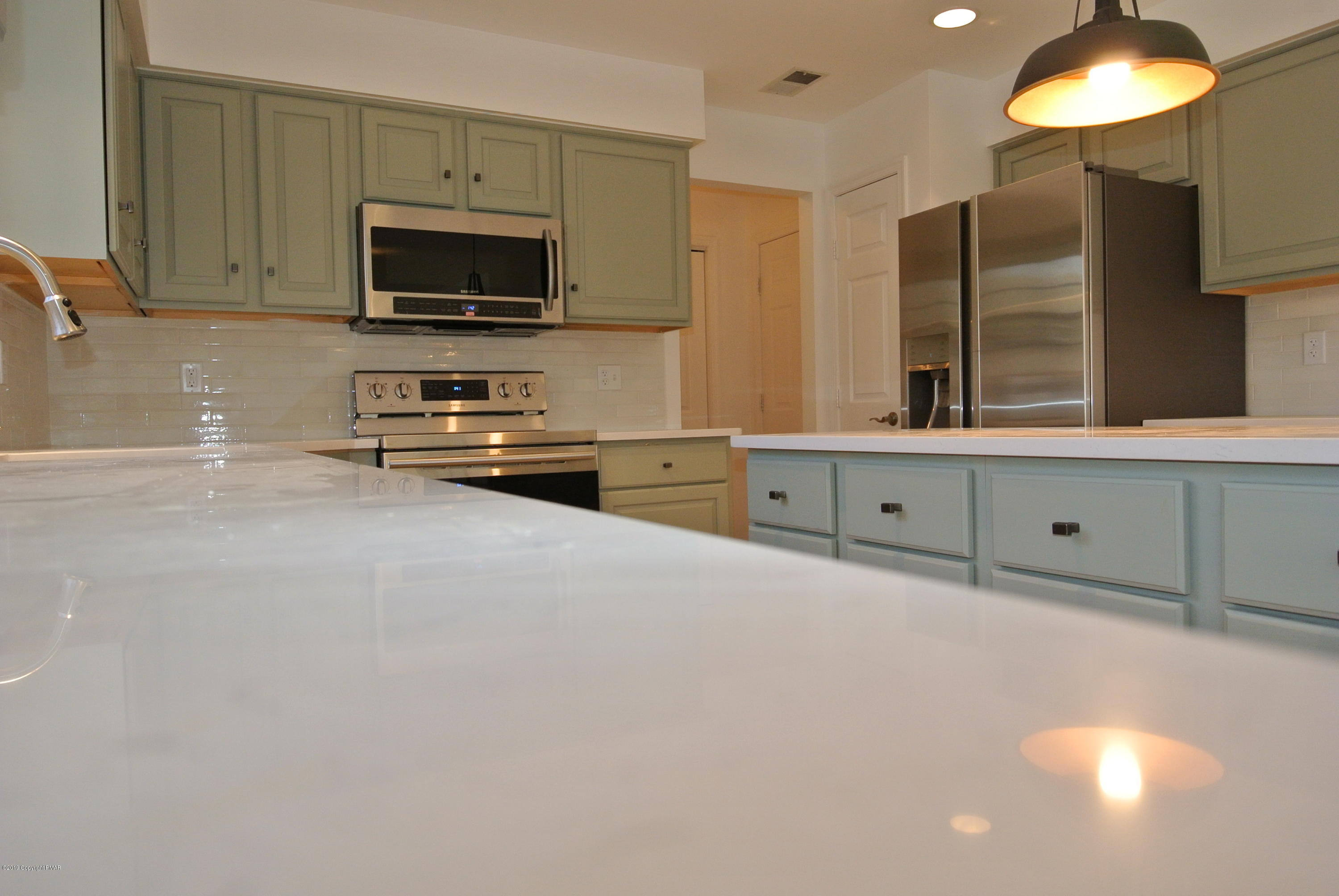 257 Upper Ridge Drive Effort, PA 18330 - Photo 18 of 63 KITCHEN