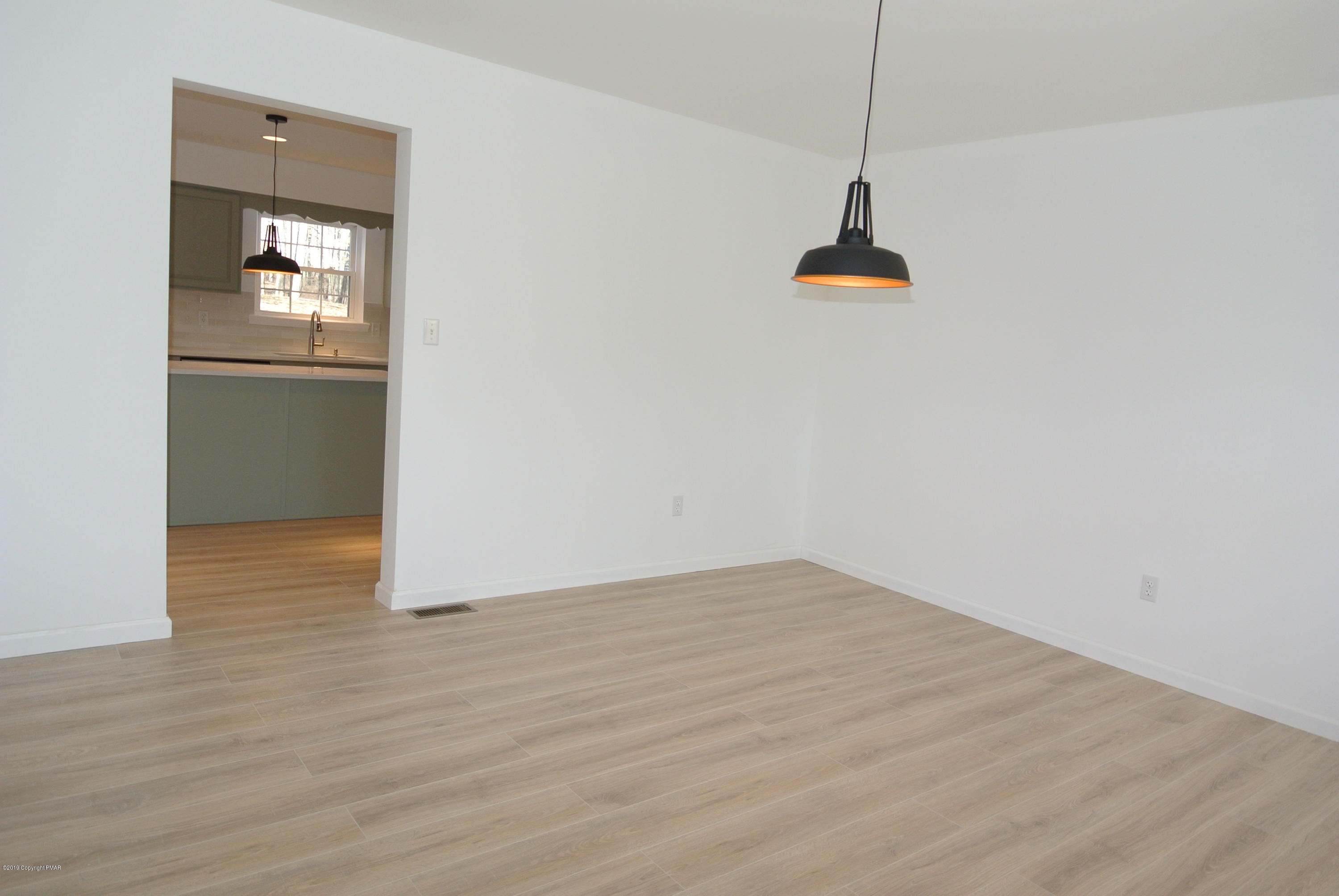 257 Upper Ridge Drive Effort, PA 18330 - Photo 19 of 63 DINING AREA