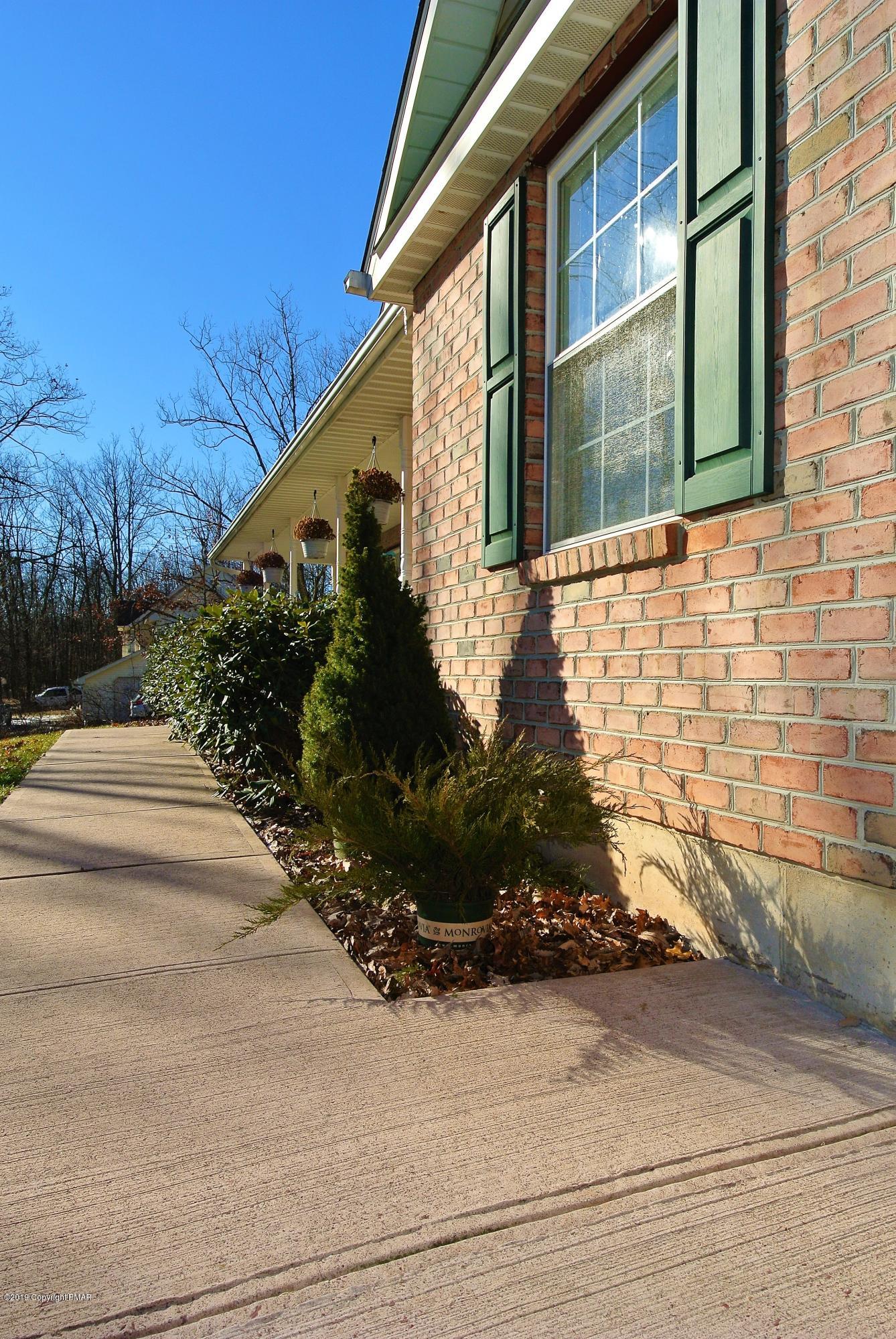 257 Upper Ridge Drive Effort, PA 18330 - Photo 3 of 63 WALKWAY-ENTRANCE