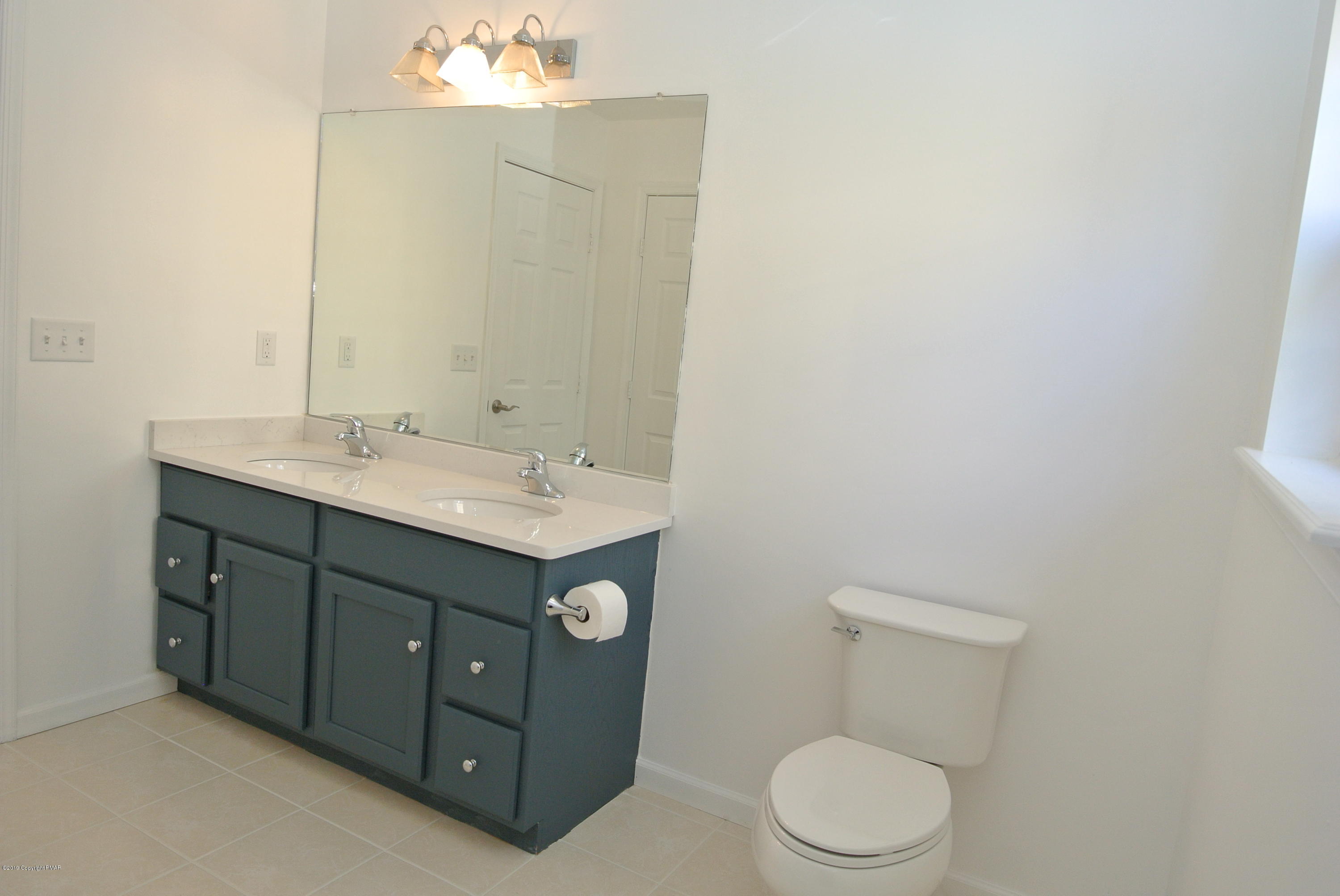 257 Upper Ridge Drive Effort, PA 18330 - Photo 34 of 63 2ND MASTER BATROOM