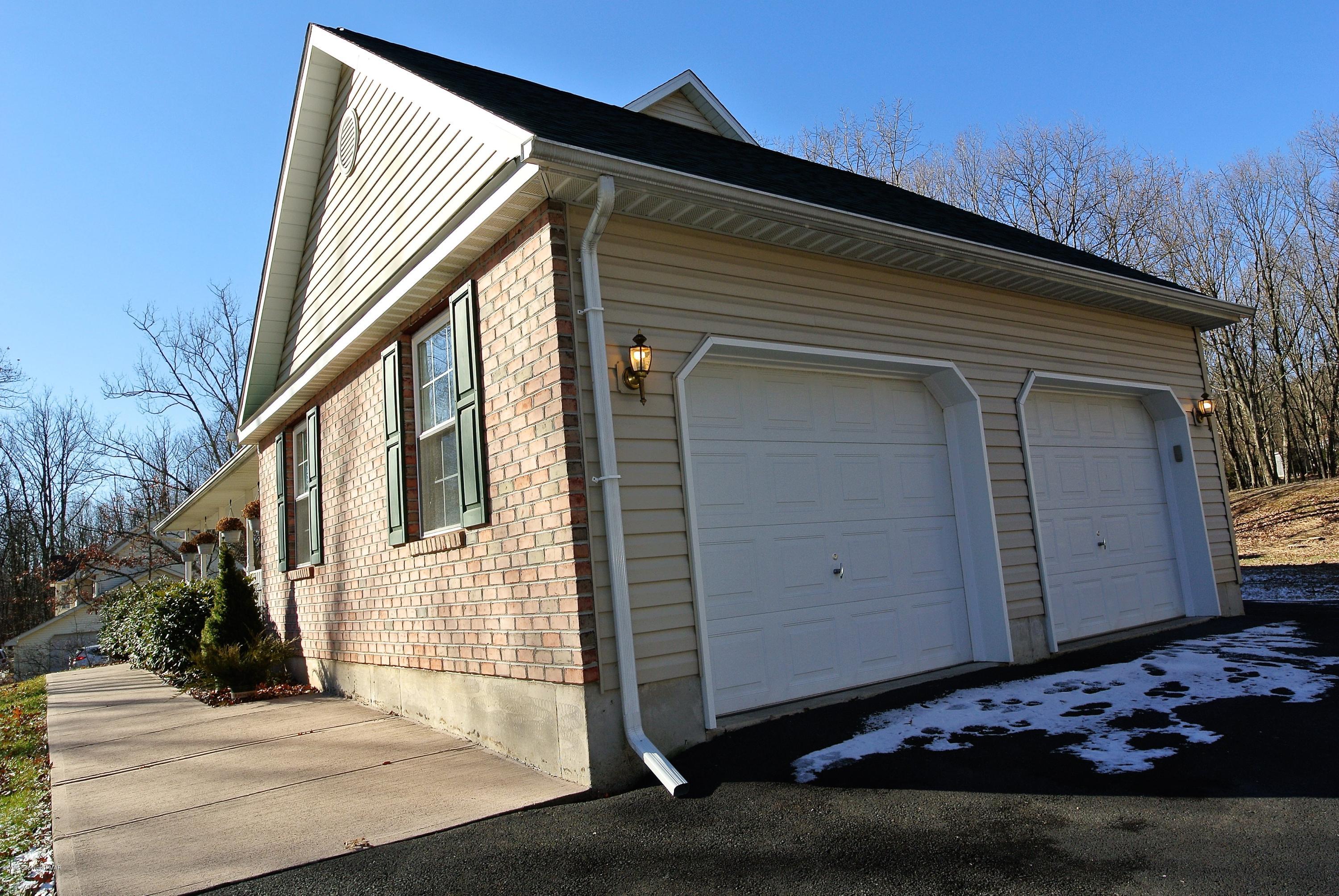 257 Upper Ridge Drive Effort, PA 18330 - Photo 53 of 63 SIDE