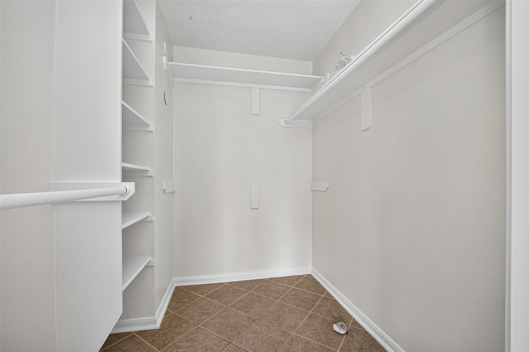 2127 Hannover Way Spring, TX 77388 - Photo 37 of 44 Gallery Image 37