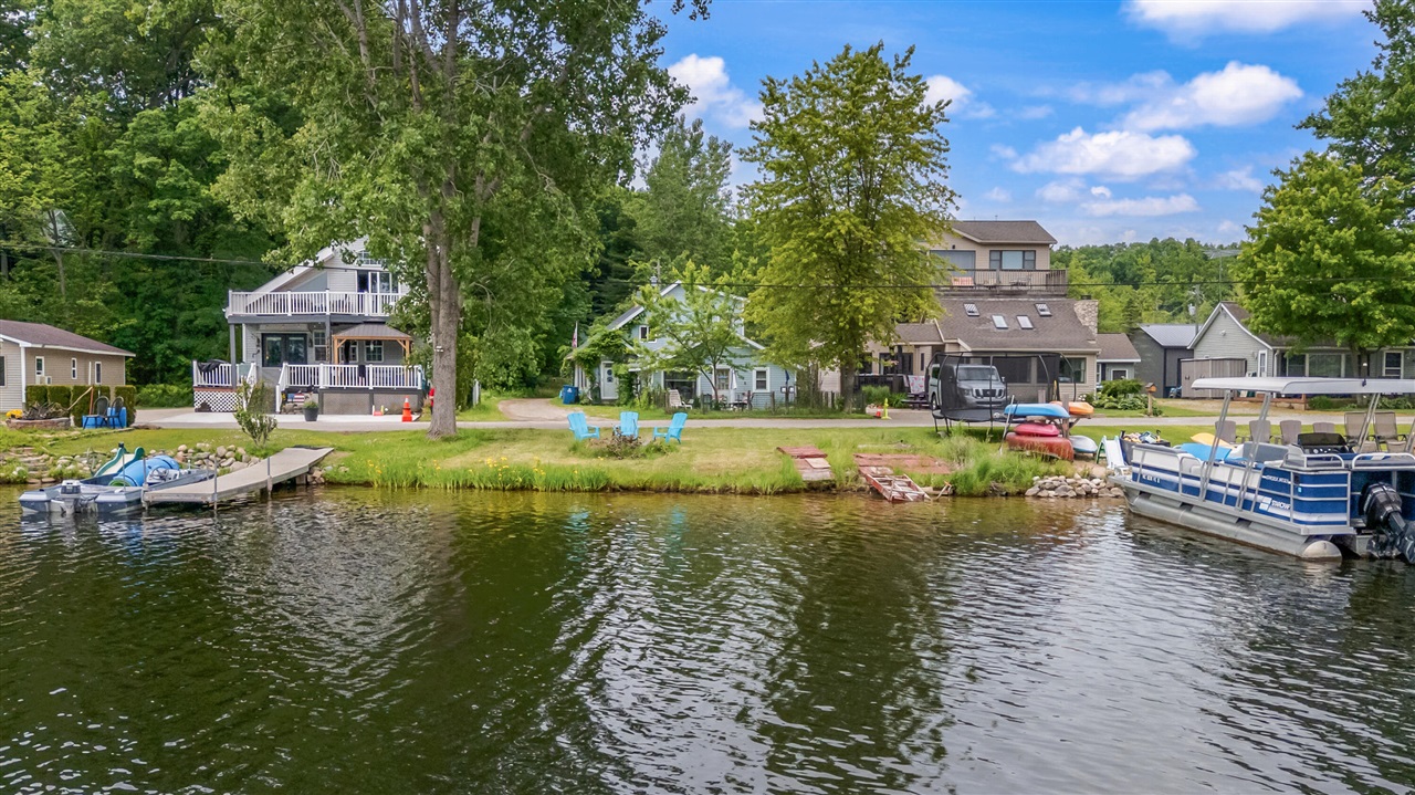 4707 White Road Pierson, MI 49339 - Photo 1 of 52