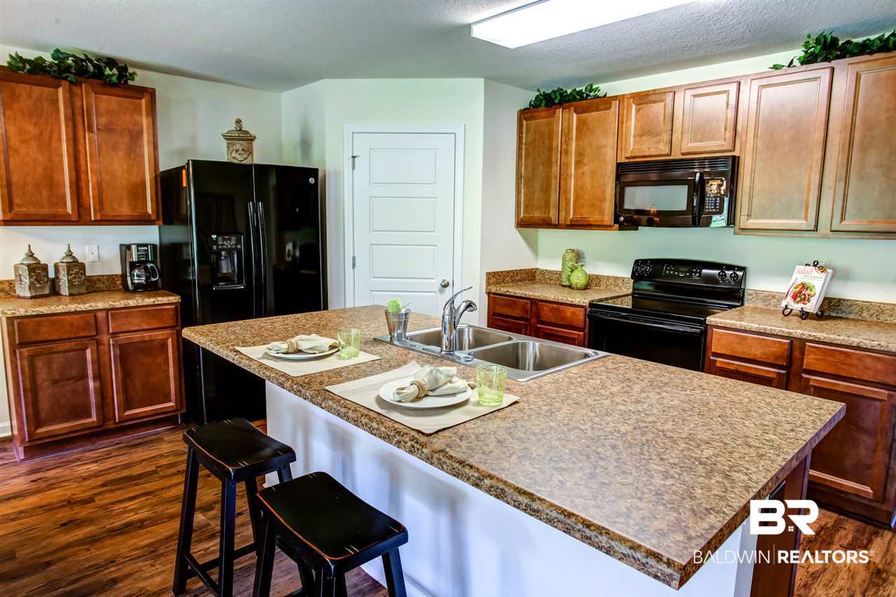 1566 Majesty Loop Foley, AL 36535 - Photo 6 of 18 Kitchen