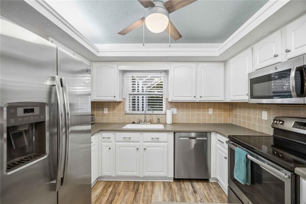 251 Plantation Road Venice, FL 34293 - Photo 17 of 66