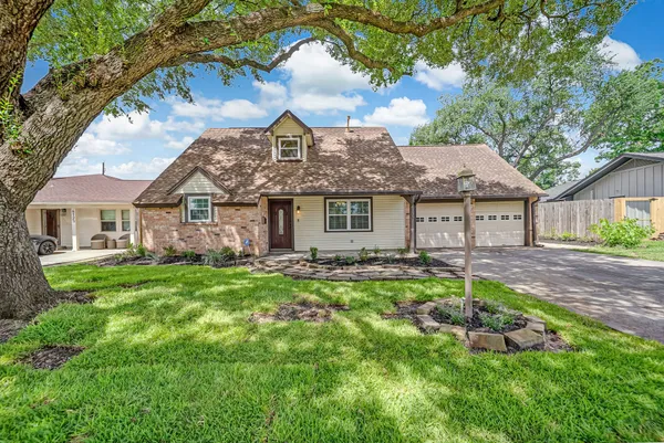 $399,900 | 4127 Hill Oak Drive, Houston, TX 77092