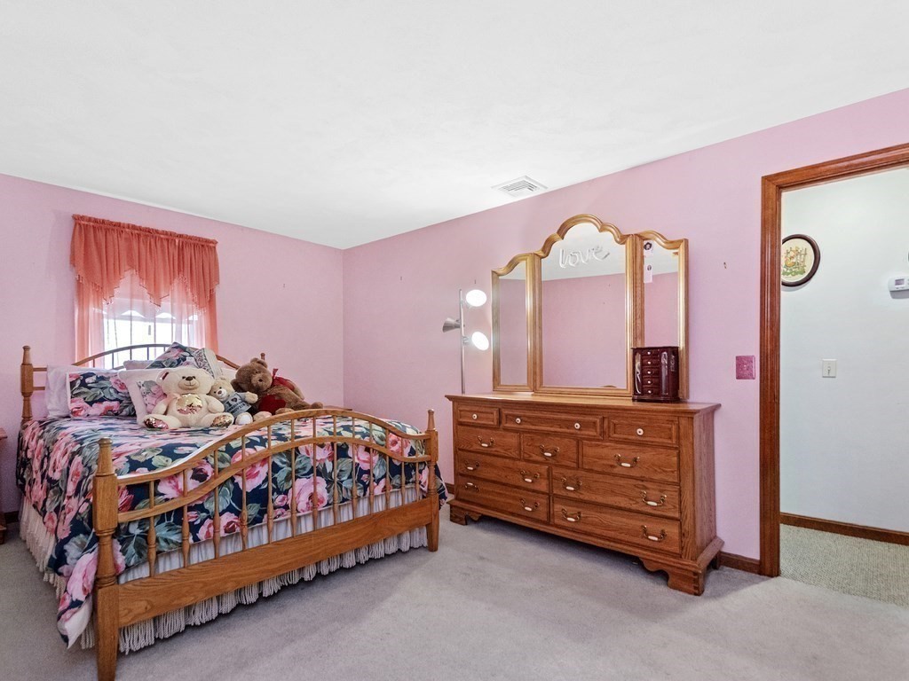 106 Westgate Road Waltham, MA 02453 - Photo 25 of 40