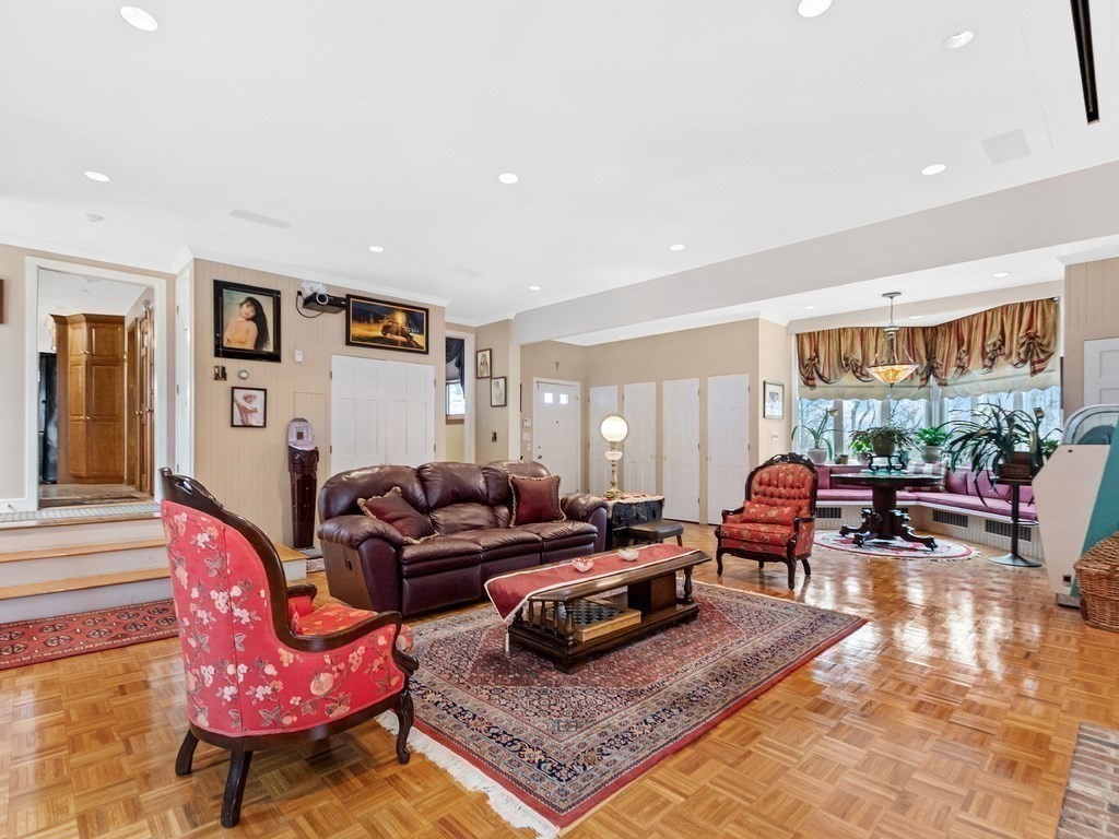 106 Westgate Road Waltham, MA 02453 - Photo 6 of 40