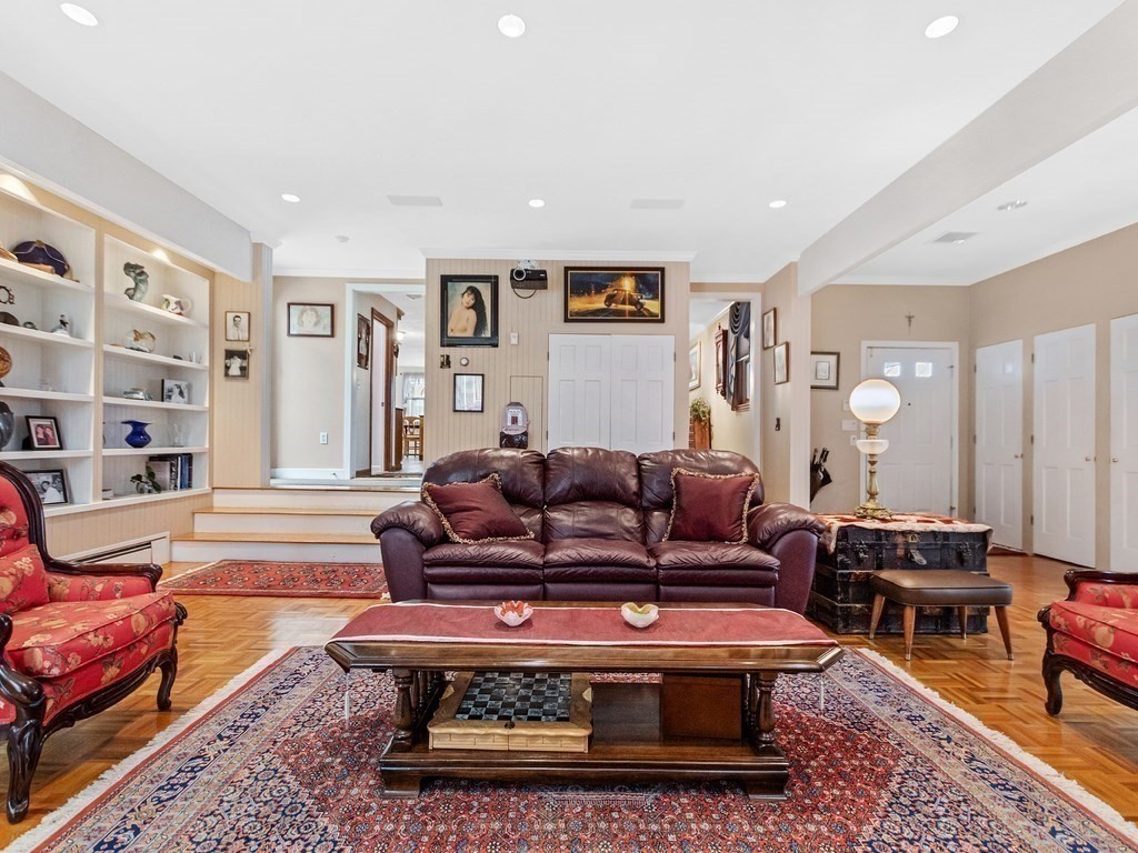 106 Westgate Road Waltham, MA 02453 - Photo 7 of 40