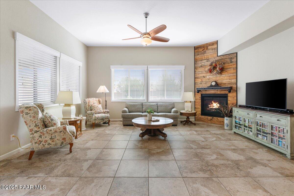 8375 Pepperbox Road Prescott Valley, AZ 86315 - Photo 6 of 32 17-Living Room