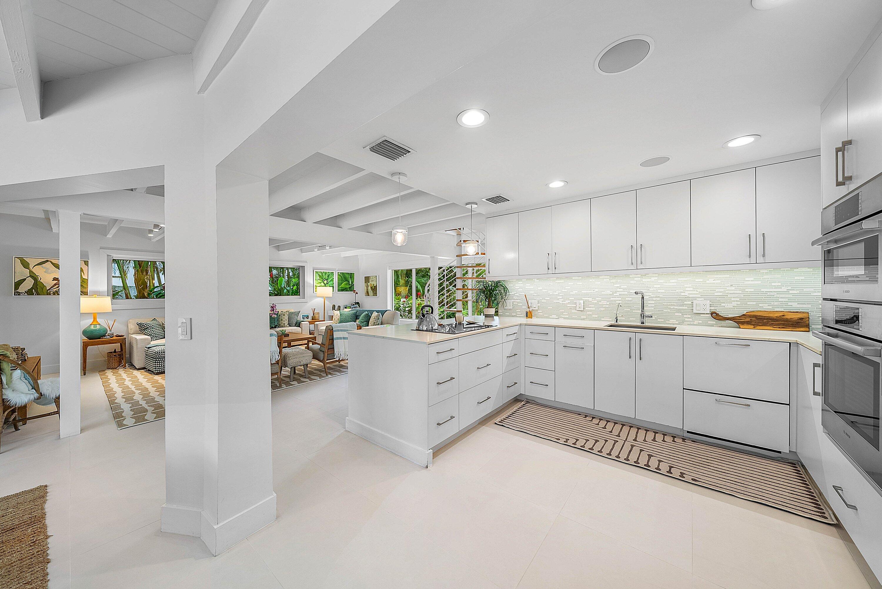 4217 County Road Delray Beach, FL 33483 - Photo 12 of 43 016-4217CountyRoad-DelrayBeach-FL-33483-