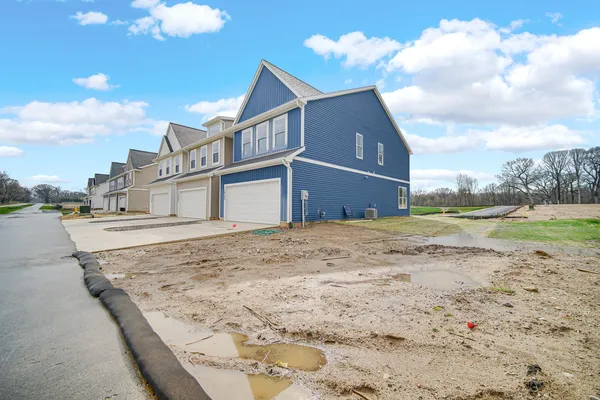 $359,900 | 1900 Park Street, La Porte, IN 46350