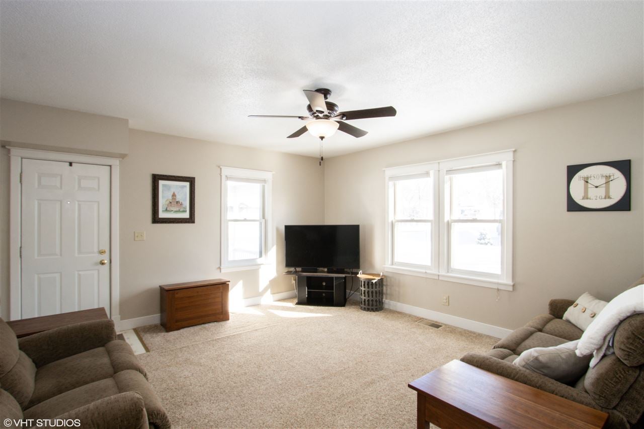 290 West First Street Riverside, IA 52327 - Photo 3 of 19 Gallery Image 3