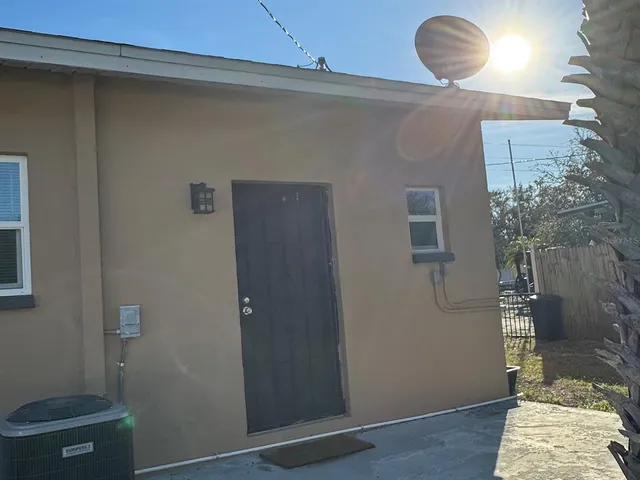 $1,300 | 623 Beckett Way, Unit A, Tarpon Springs, FL 34689