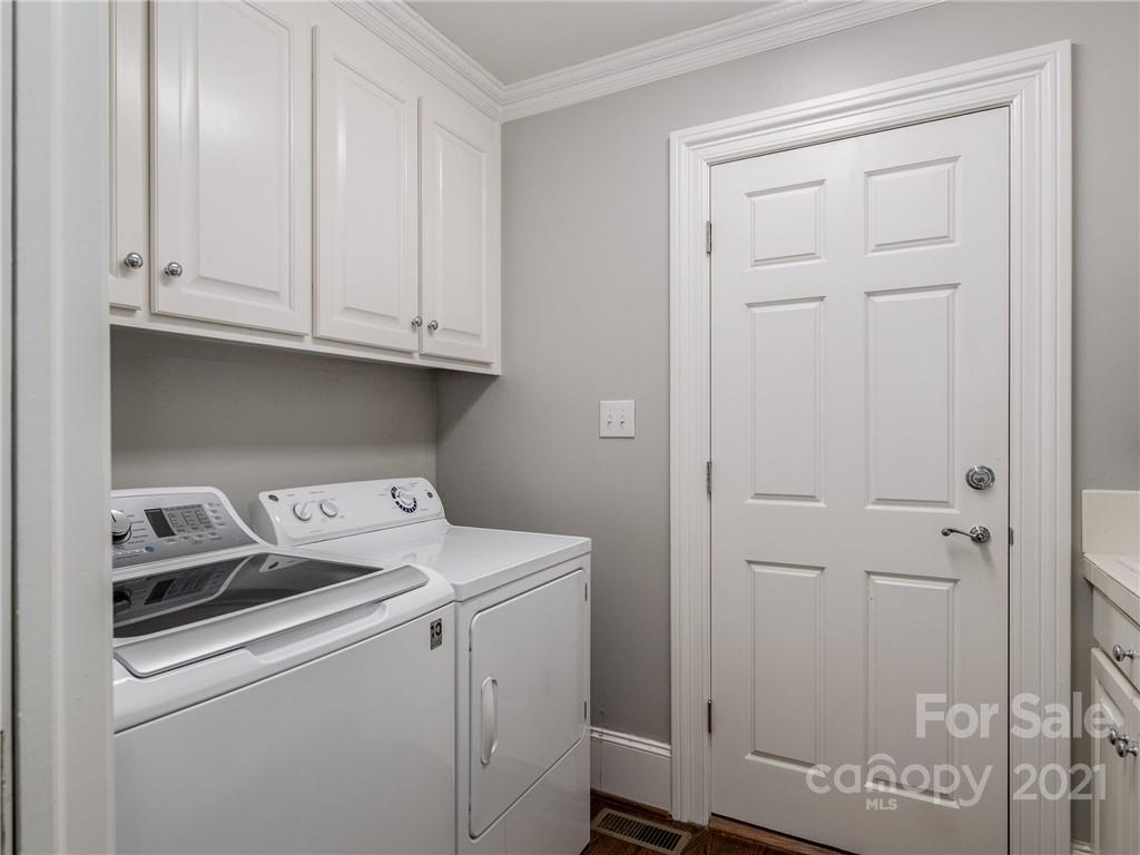 2131 Rolston Drive Charlotte, NC 28207 - Photo 16 of 35 a utility room with dryer and washer