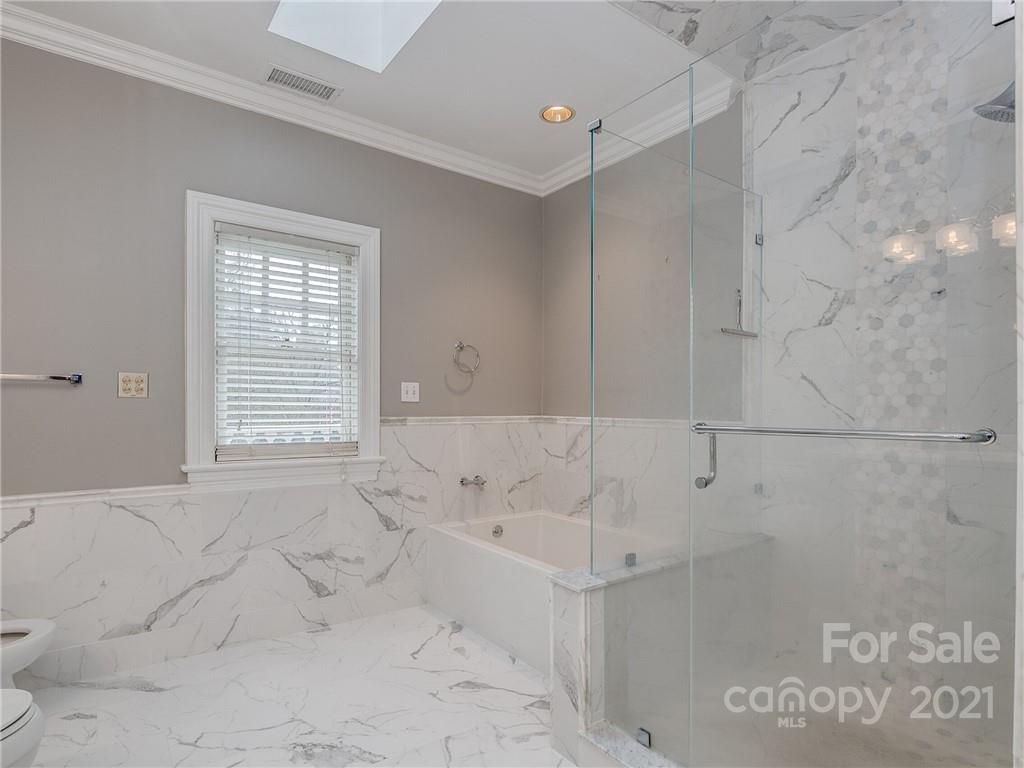 2131 Rolston Drive Charlotte, NC 28207 - Photo 24 of 35 a view of a bathroom