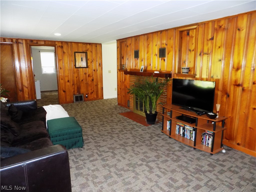 327 West Howe Road Tallmadge, OH 44278 - Photo 12 of 29 Opposite view of living room