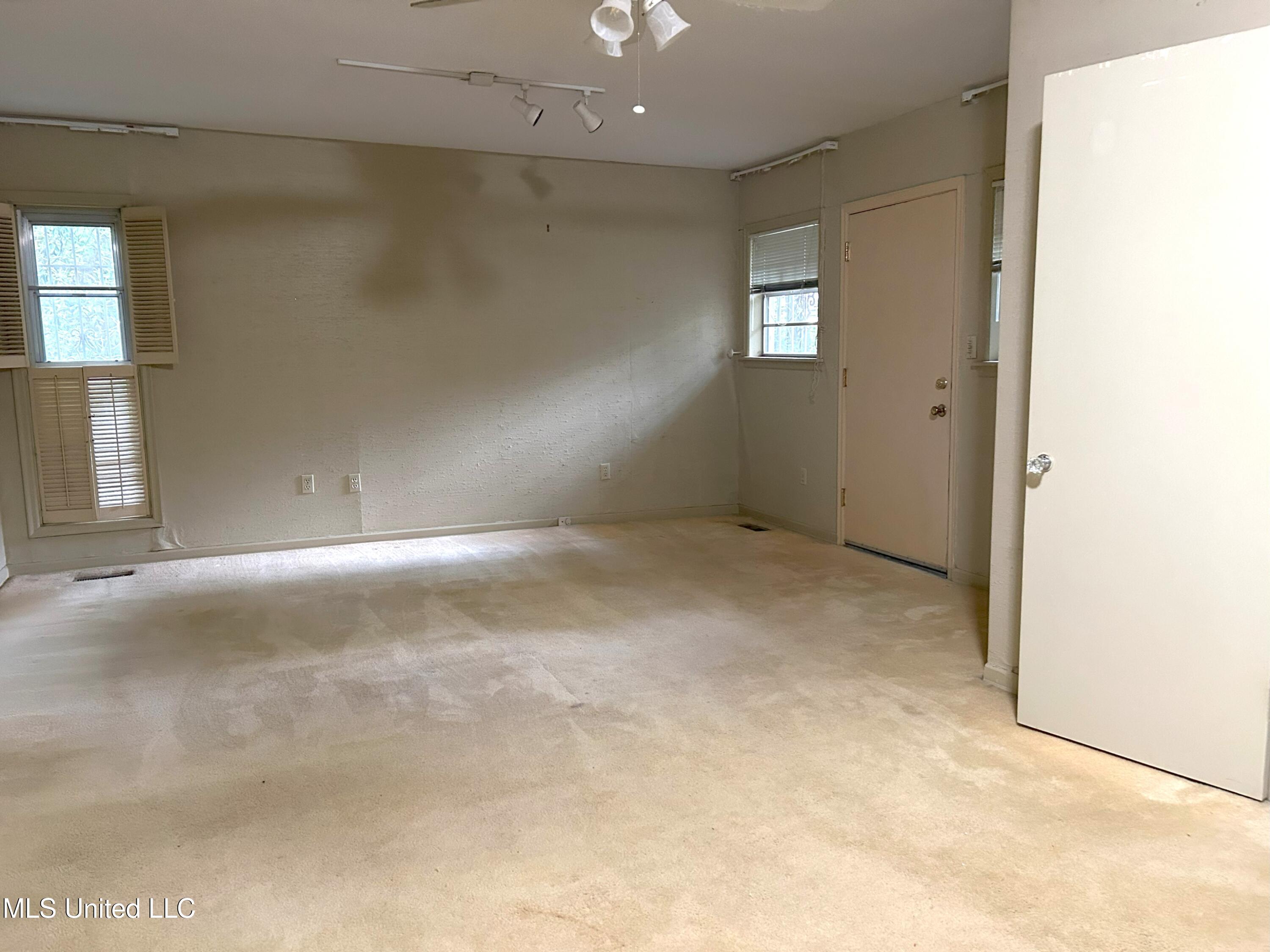 1048 Meadow Heights Drive Jackson, MS 39206 - Photo 11 of 23 IMG_1517
