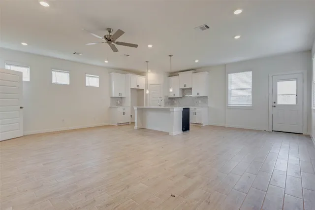 $279,900 | 1131 Santee Court, Rosharon, TX 77583