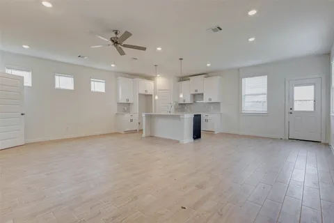 $279,900 | 1131 Santee Court, Rosharon, TX 77583