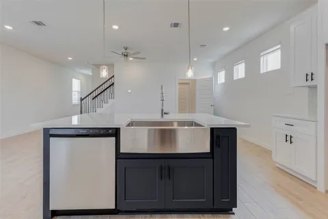 $279,900 | 1131 Santee Court, Rosharon, TX 77583