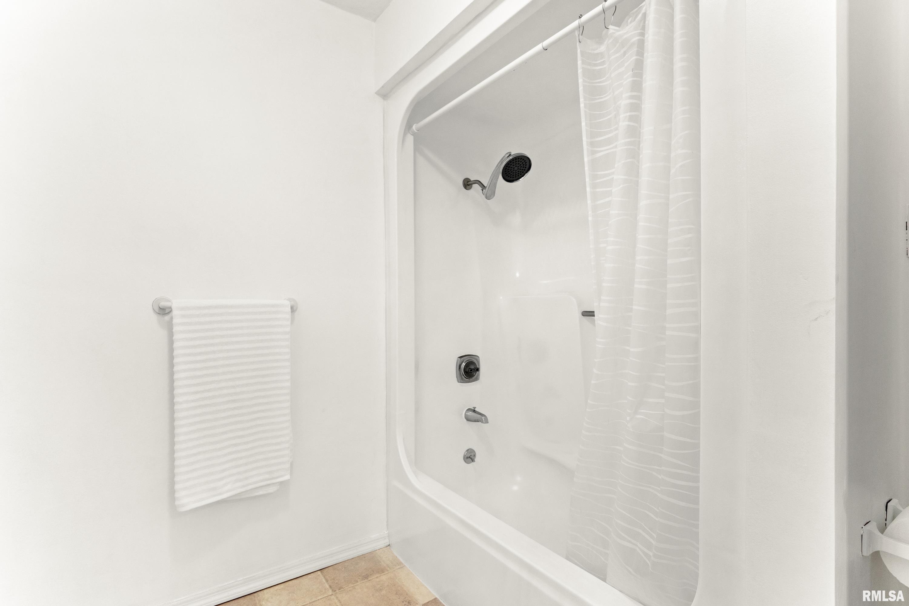 214 Matheny Road East Peoria, IL 61611 - Photo 33 of 61