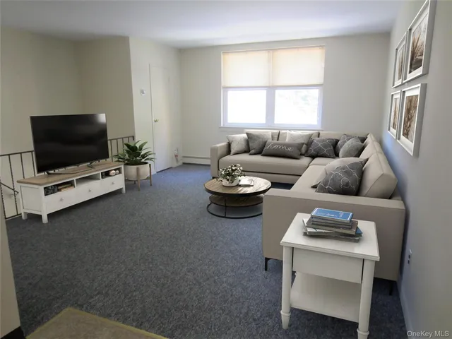 $3,100 | 3592 Park Avenue, Unit 2B, Wantagh, NY 11793