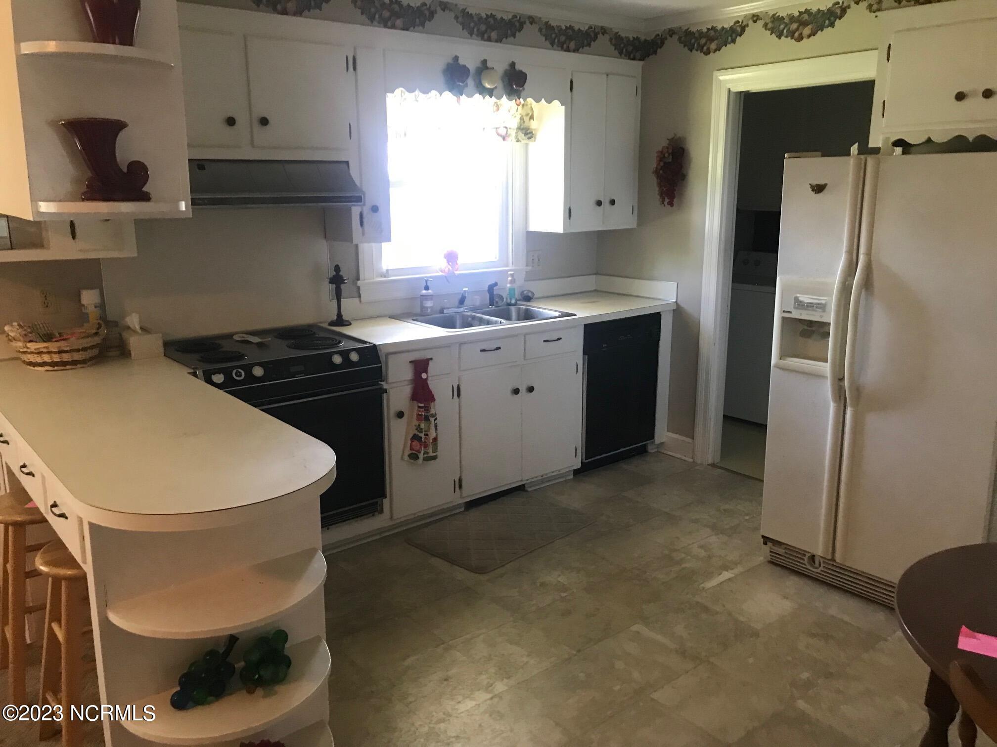 3487 Dobbs Farm Road Kinston, NC 28504 - Photo 7 of 25 IMG_5305