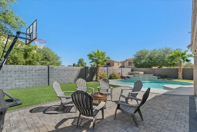 $599,999 | 43502 West Blazen Trail, Maricopa, AZ 85138