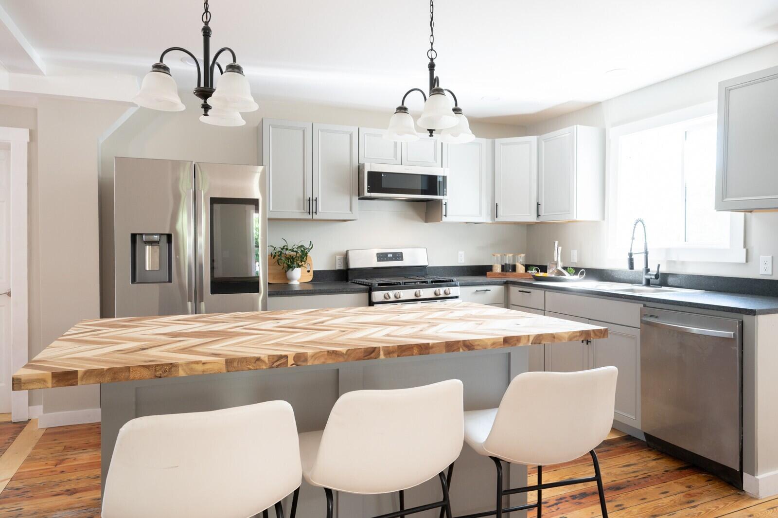 357 Bridgton Road Baldwin, ME 04024 - Photo 2 of 31 kitchen from entrance