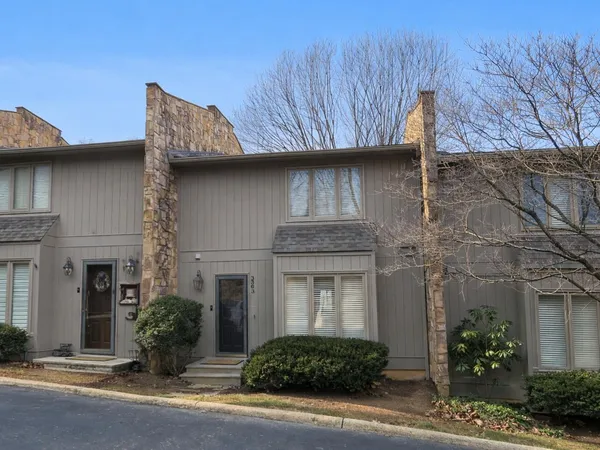 $255,000 | 3363 Londonderry Lane, Roanoke, VA 24018