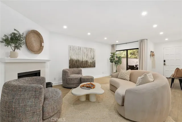 $695,000 | 21500 Califa Street, Unit 184, Woodland Hills, CA 91367