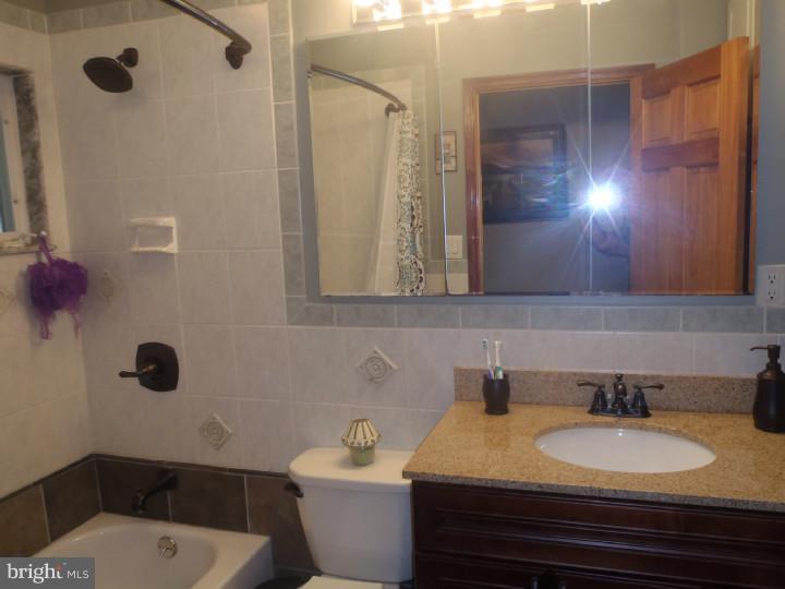 52 Iroquois Road Levittown, PA 19057 - Photo 24 of 25 Bathroom