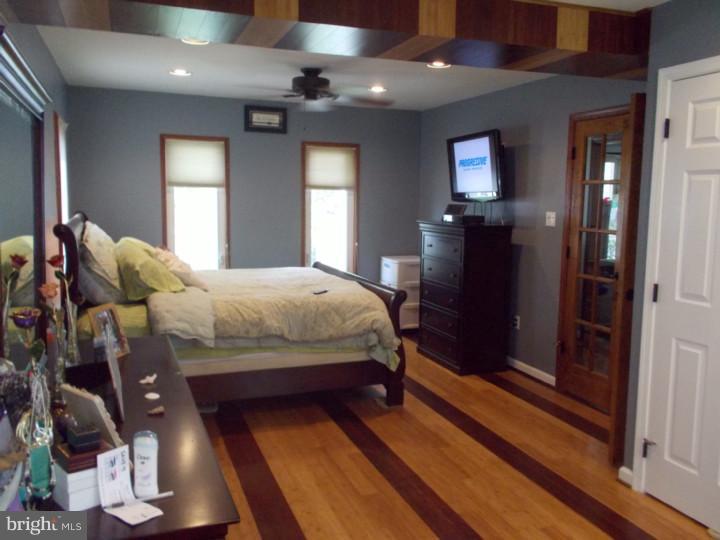 52 Iroquois Road Levittown, PA 19057 - Photo 5 of 25 Bedroom - Main
