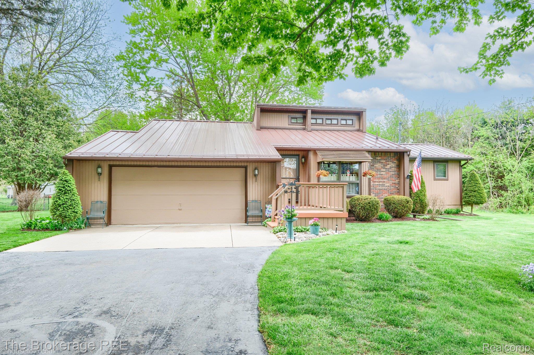 2390 North Vassar Road Davison, MI 48423 - Photo 1 of 46
