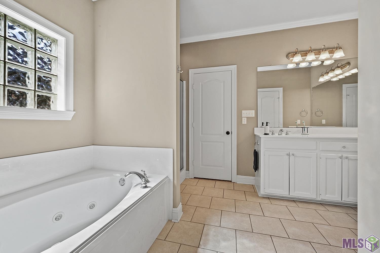 10438 Springtree Avenue Baton Rouge, LA 70810 - Photo 8 of 22 Gallery Image 8