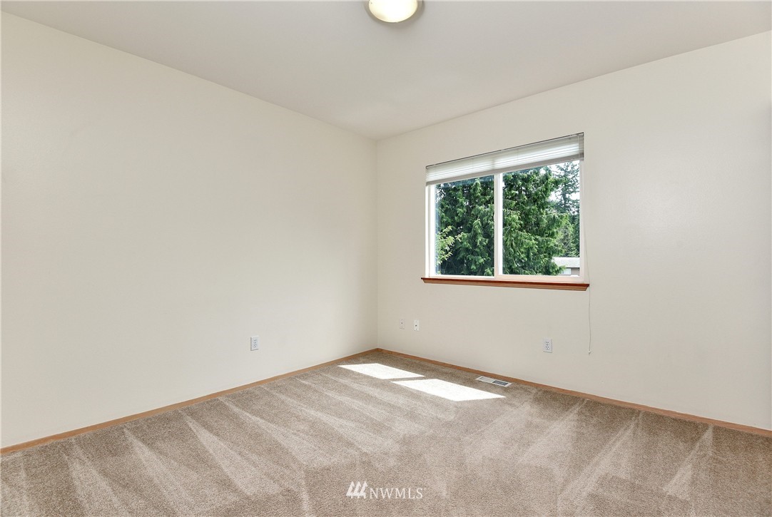 21322 Damson Road Bothell, WA 98021 - Photo 14 of 20