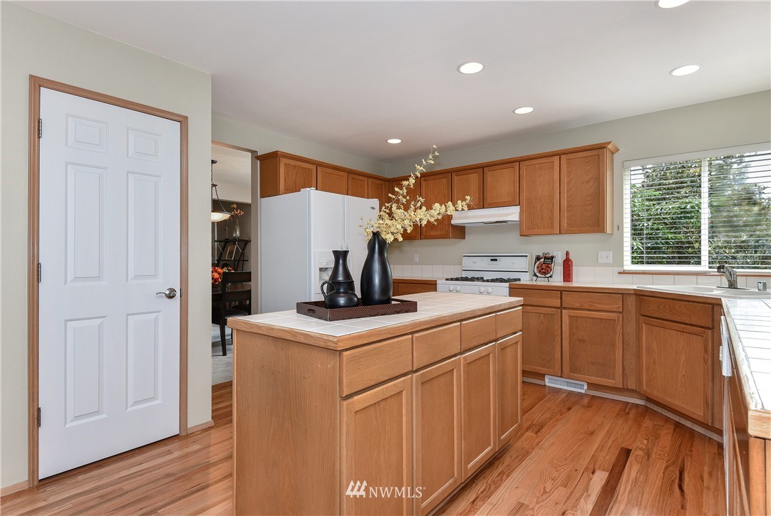 21322 Damson Road Bothell, WA 98021 - Photo 5 of 20