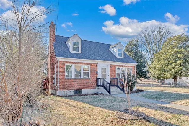 $225,000 | 2432 Massachusetts Avenue Northwest, Roanoke, VA 24017