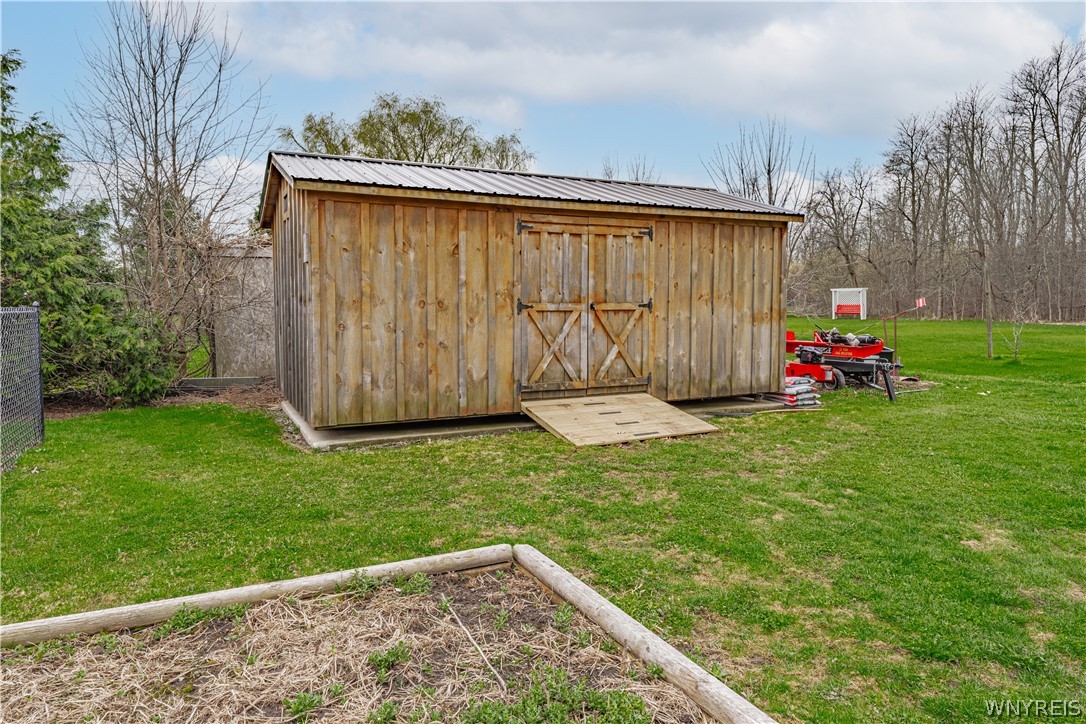 6998 Shawnee Road Wheatfield, NY 14120 - Photo 34 of 44 Shed