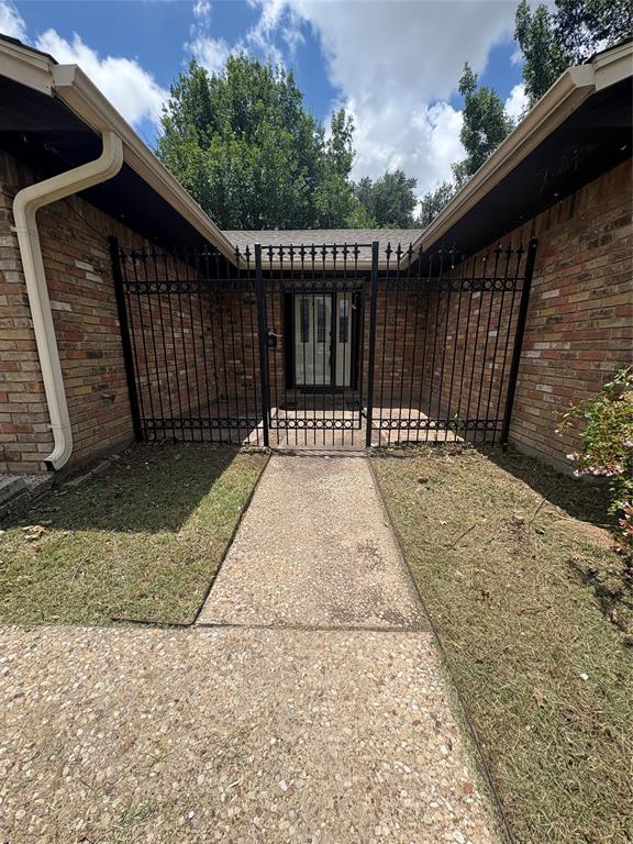 304 Chartwell Drive Waco, TX 76712 - Photo 3 of 27