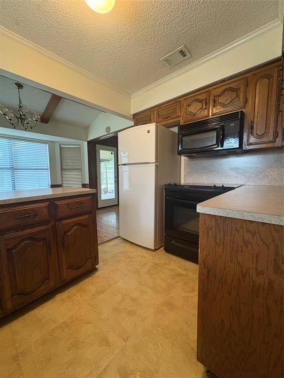 304 Chartwell Drive Waco, TX 76712 - Photo 10 of 27