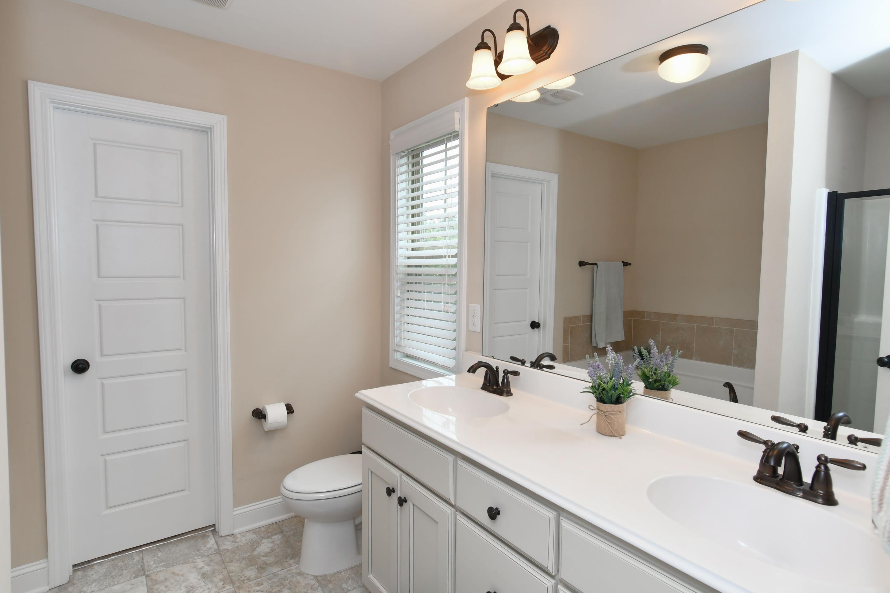 204 Sandy Springs Road Aberdeen, NC 28315 - Photo 13 of 32 Master Bath