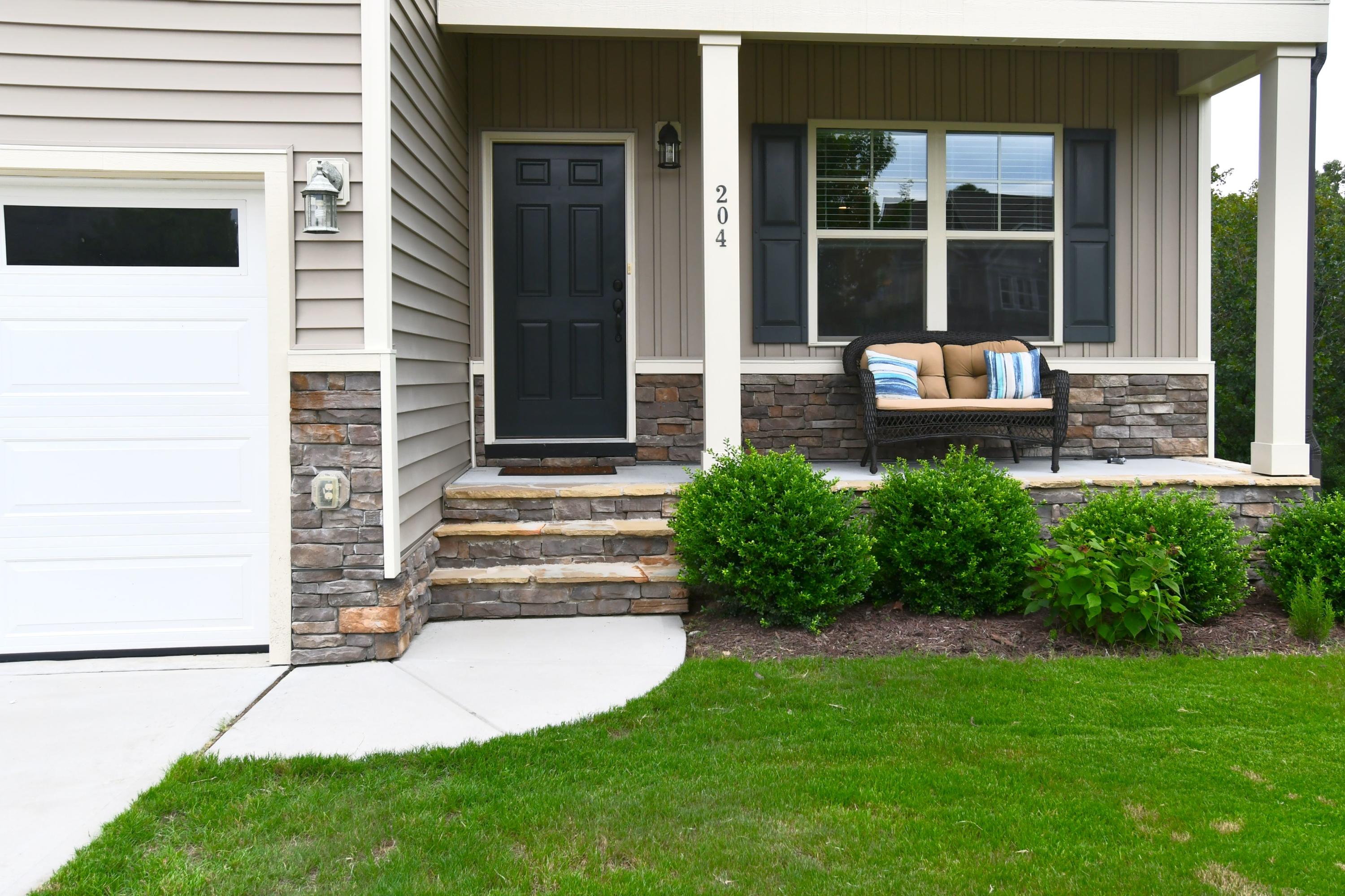 204 Sandy Springs Road Aberdeen, NC 28315 - Photo 30 of 32 Front Porch