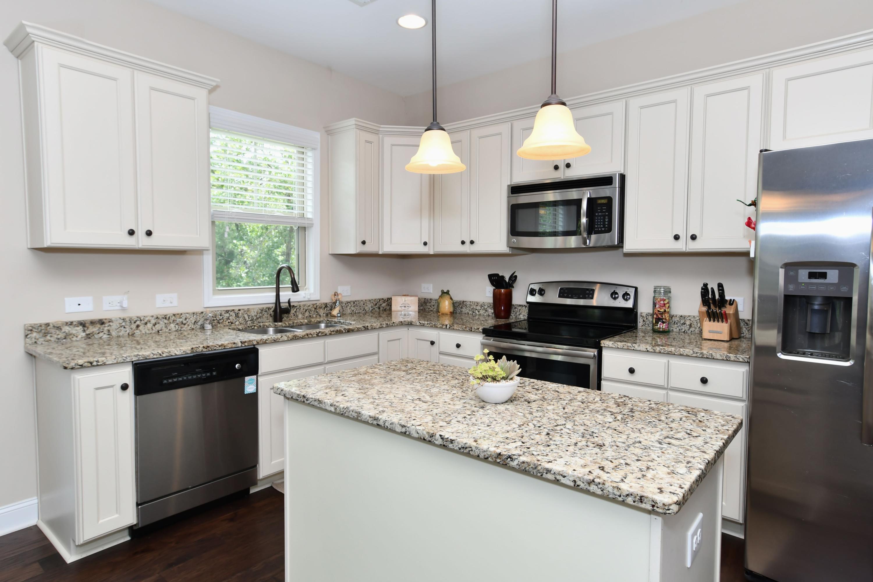 204 Sandy Springs Road Aberdeen, NC 28315 - Photo 6 of 32 Kitchen