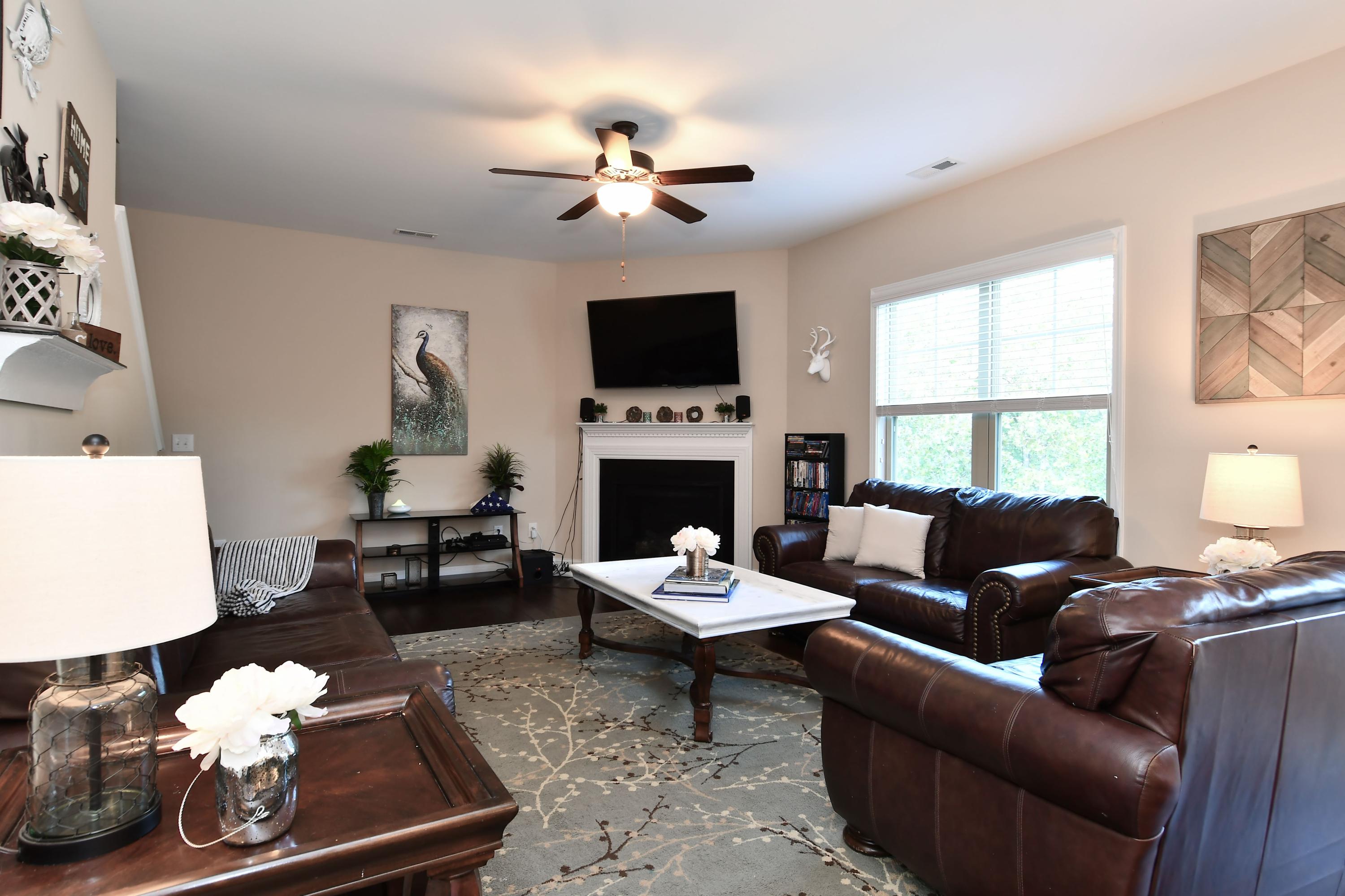 204 Sandy Springs Road Aberdeen, NC 28315 - Photo 8 of 32 Living Room