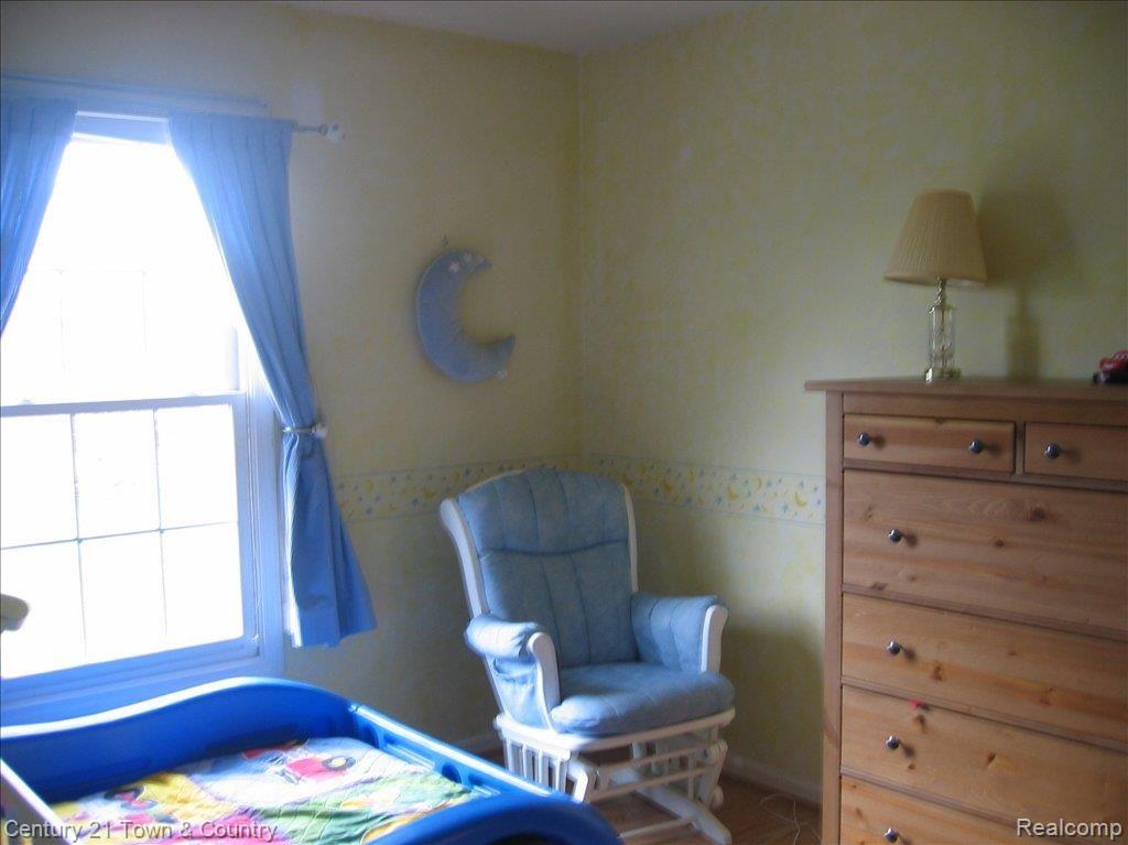 45191 Thornhill Road Canton, MI 48188 - Photo 6 of 9 get-attachment