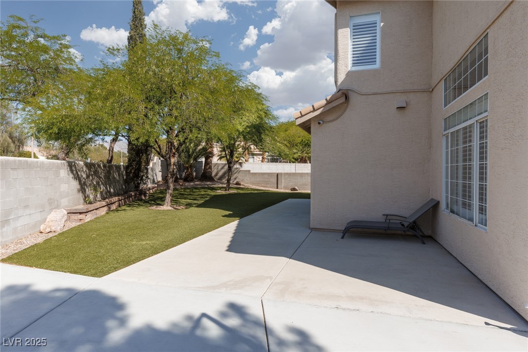 7837 Fort Ruby Place Las Vegas, NV 89128 - Photo 36 of 50 View of patio