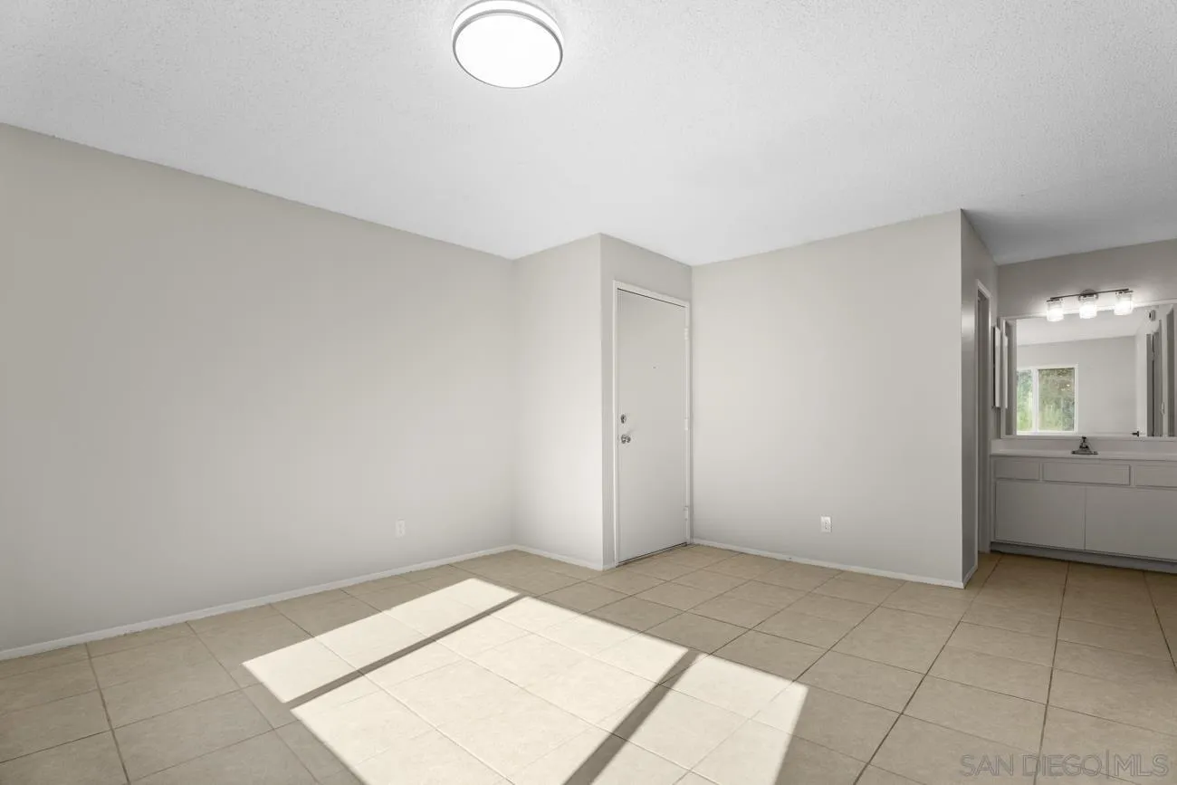 6775 Alvarado Road, Unit 10 San Diego, CA 92120 - Photo 12 of 22 a view of an empty room