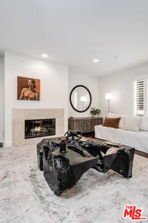 $800,000 | 7249 Franklin Avenue, Unit 203, Los Angeles, CA 90046